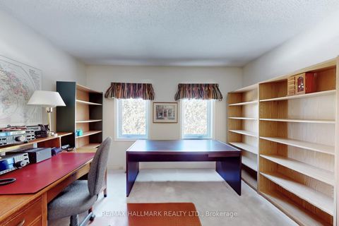 Photo 36 at 28 WHITE LODGE Crescent, Mill Pond, Richmond Hill