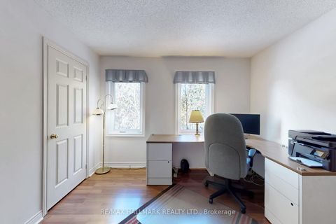 Photo 37 at 28 WHITE LODGE Crescent, Mill Pond, Richmond Hill