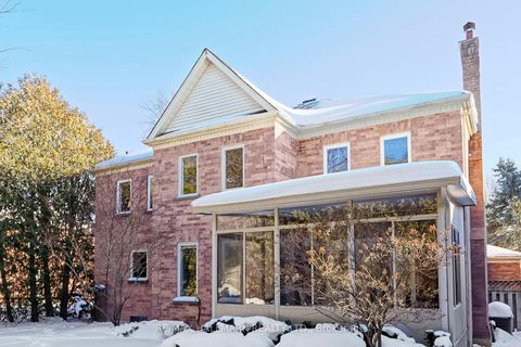 Photo 40 at 28 WHITE LODGE Crescent, Mill Pond, Richmond Hill