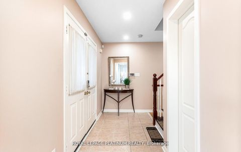 Photo 12 at 4 Skipperhill Crescent, Rouge E11, Toronto