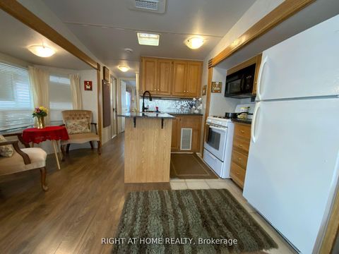 Photo 10 at 3 Woody Way Boulevard E, Pefferlaw, Georgina