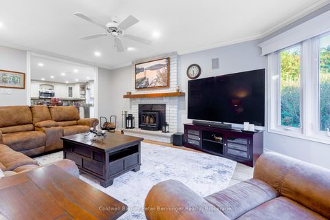 Photo 11 at 152 Treegrove Circle, Hills of St Andrew, Aurora