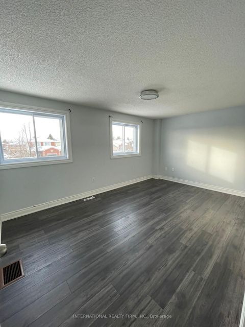 Photo 13 at 63 Wessenger Drive, Holly, Barrie