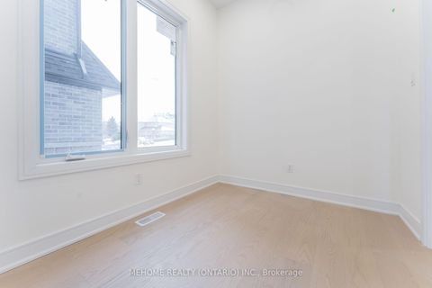 Photo 5 at 85 Post Oak Drive, Jefferson, Richmond Hill