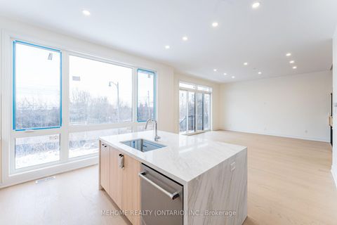 Photo 13 at 85 Post Oak Drive, Jefferson, Richmond Hill