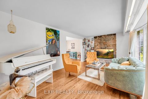 Photo 4 at 223 Violet Court, Centennial, Oshawa