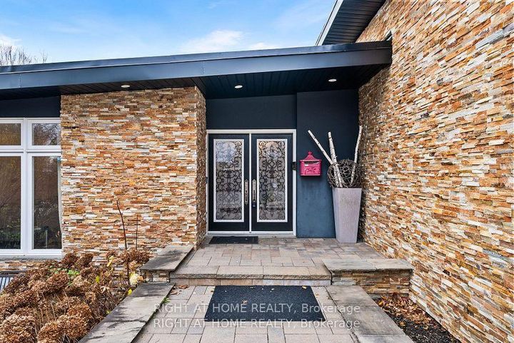 Photo 1 at 40 Heathview Avenue, Bayview Village, Toronto