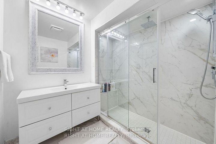 Photo 23 at 40 Heathview Avenue, Bayview Village, Toronto