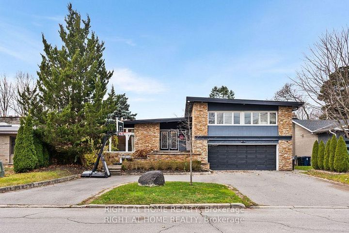 Photo 36 at 40 Heathview Avenue, Bayview Village, Toronto
