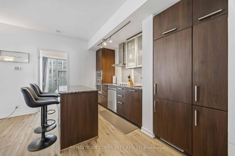 Photo 5 at 2302 - 14 York Street, Waterfront Communities C1, Toronto