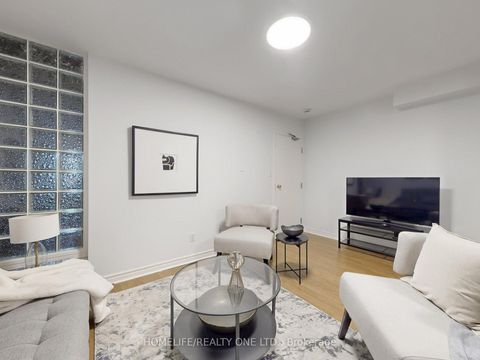 Photo 18 at 77 Tecumseth Street, Niagara, Toronto