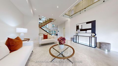 Photo 2 at 84 Murray Drive, Aurora Highlands, Aurora