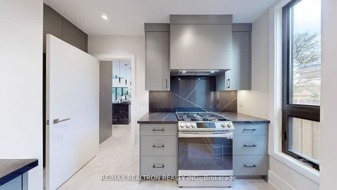 Photo 15 at 84 Murray Drive, Aurora Highlands, Aurora