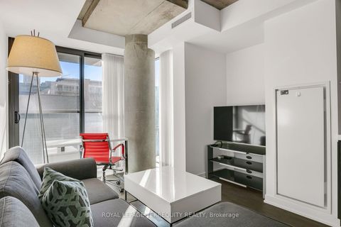 Photo 5 at 523 - 560 King Street W, Waterfront Communities C1, Toronto