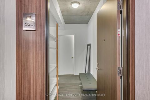 Photo 18 at 523 - 560 King Street W, Waterfront Communities C1, Toronto