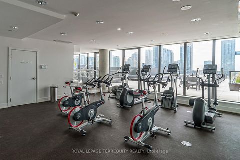 Photo 25 at 523 - 560 King Street W, Waterfront Communities C1, Toronto
