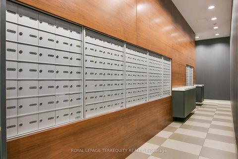 Photo 30 at 523 - 560 King Street W, Waterfront Communities C1, Toronto