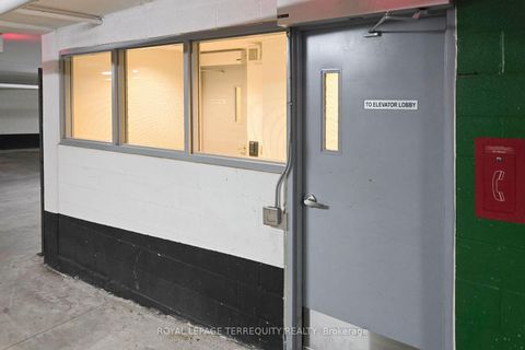 Photo 37 at 523 - 560 King Street W, Waterfront Communities C1, Toronto