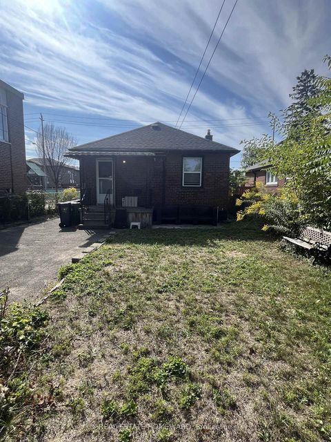 Photo 4 at 322 Cosburn Avenue, East York, Toronto