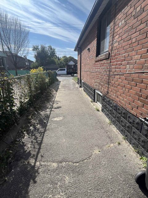 Photo 5 at 322 Cosburn Avenue, East York, Toronto