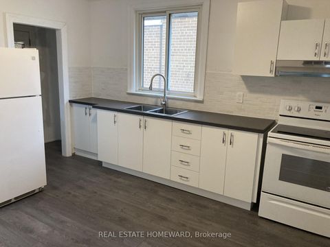 Photo 6 at 322 Cosburn Avenue, East York, Toronto