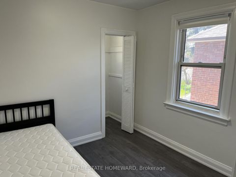 Photo 11 at 322 Cosburn Avenue, East York, Toronto