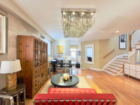 Photo 8 at 6 Welter Court, Devonsleigh, Richmond Hill