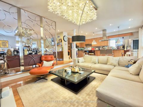 Photo 11 at 6 Welter Court, Devonsleigh, Richmond Hill