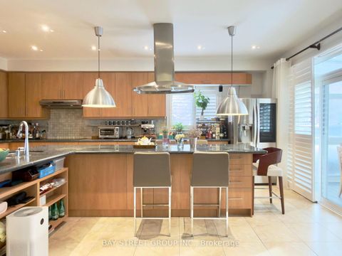 Photo 17 at 6 Welter Court, Devonsleigh, Richmond Hill