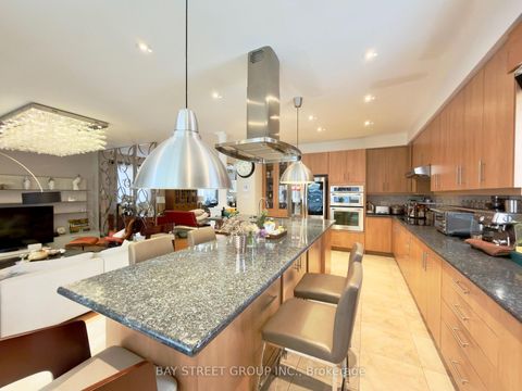 Photo 19 at 6 Welter Court, Devonsleigh, Richmond Hill