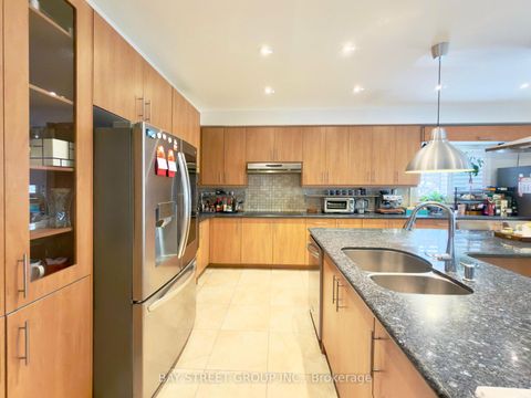 Photo 21 at 6 Welter Court, Devonsleigh, Richmond Hill