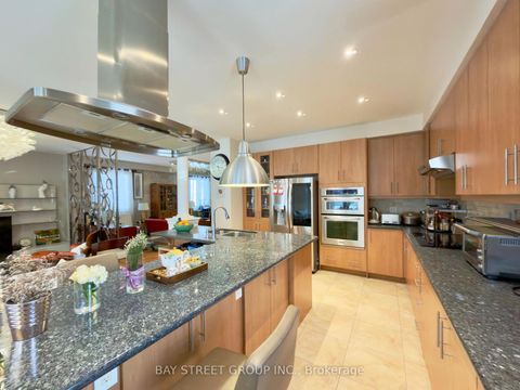 Photo 22 at 6 Welter Court, Devonsleigh, Richmond Hill