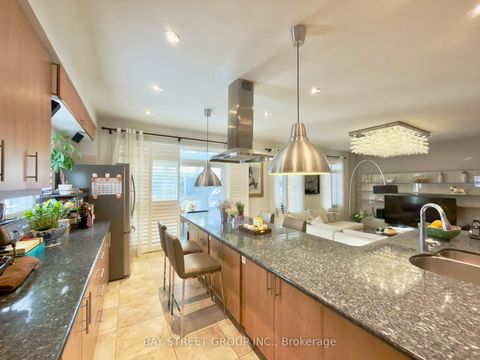 Photo 23 at 6 Welter Court, Devonsleigh, Richmond Hill