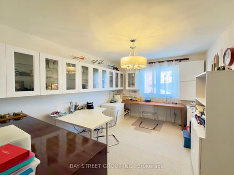 Photo 38 at 6 Welter Court, Devonsleigh, Richmond Hill