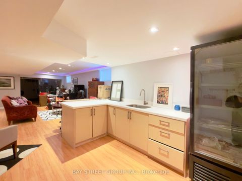 Photo 45 at 6 Welter Court, Devonsleigh, Richmond Hill