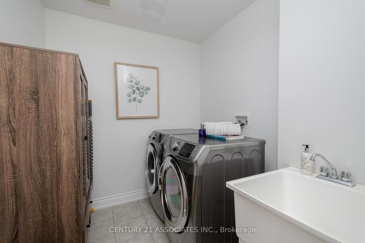 Photo 32 at 160 McWatters Street, Binbrook, Hamilton