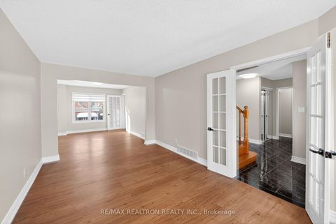 Photo 5 at 18 Littleborough Court, Highland Creek, Toronto