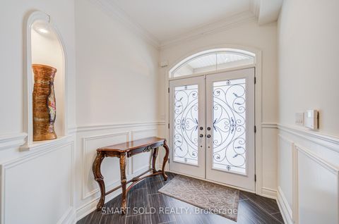 Photo 4 at 8 Sachet Drive, Oak Ridges Lake Wilcox, Richmond Hill