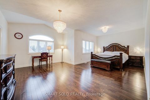 Photo 20 at 8 Sachet Drive, Oak Ridges Lake Wilcox, Richmond Hill