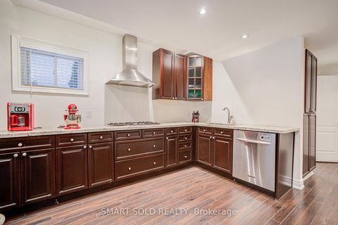 Photo 34 at 8 Sachet Drive, Oak Ridges Lake Wilcox, Richmond Hill