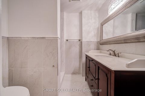 Photo 37 at 8 Sachet Drive, Oak Ridges Lake Wilcox, Richmond Hill