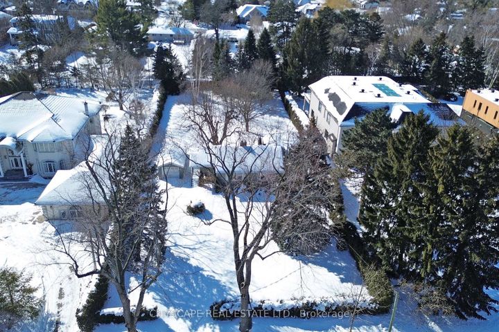 Photo 7 at 392 Fourth Line, WO West, Oakville