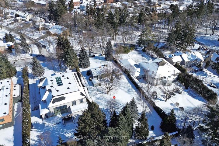 Photo 11 at 392 Fourth Line, WO West, Oakville