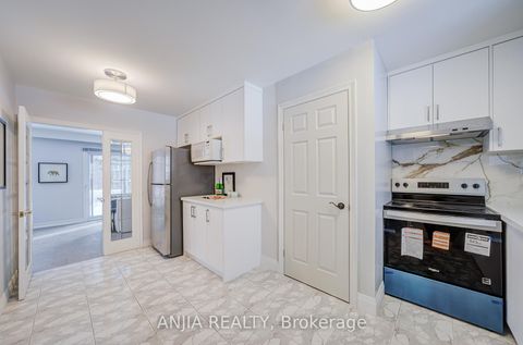 Photo 24 at 11 Drakefield Road, Bullock, Markham