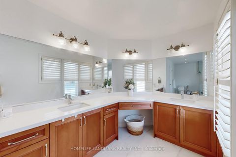 Photo 18 at 16 Willis Drive, Aurora Highlands, Aurora