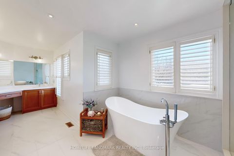 Photo 20 at 16 Willis Drive, Aurora Highlands, Aurora