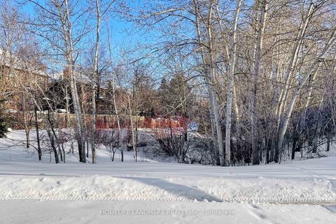 Photo 36 at 16 Willis Drive, Aurora Highlands, Aurora