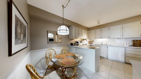 Photo 12 at 905 - 8111 Yonge Street, Royal Orchard, Markham