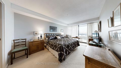 Photo 14 at 905 - 8111 Yonge Street, Royal Orchard, Markham
