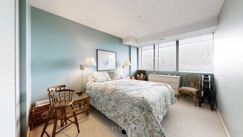 Photo 17 at 905 - 8111 Yonge Street, Royal Orchard, Markham